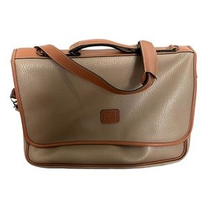 Geoffrey Beene British Beige Tan Pebbled Leather Messenger Laptop Bag